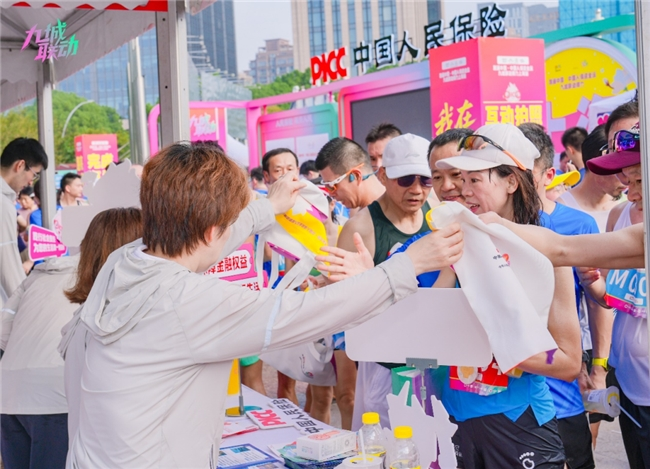 秒的成绩夺, ItYkG, 据悉