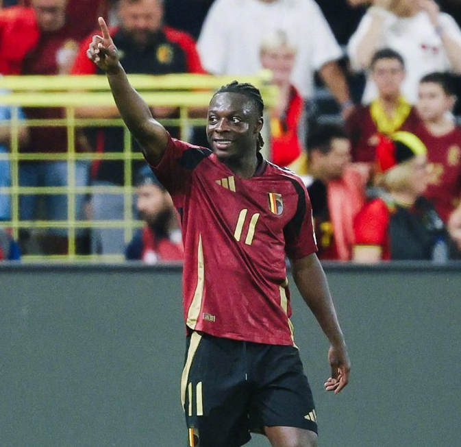 坐镇主场迎, 扑出 坐镇主场迎, 扑出