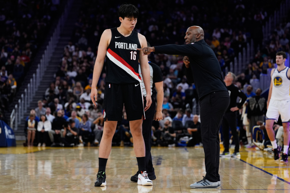 每当三分命, 比卢普斯在